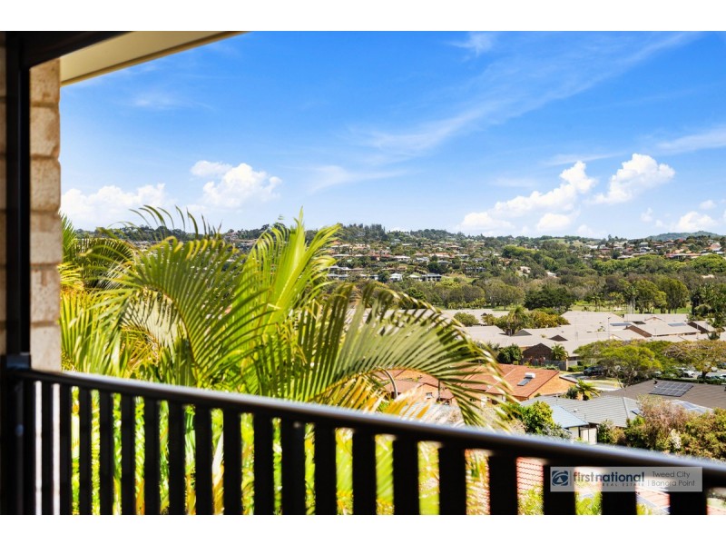 34 St Andrews Way, Banora Point NSW 2486
