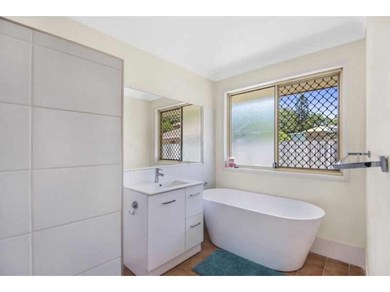 33 Glen Ayr Drive, Banora Point NSW 2486