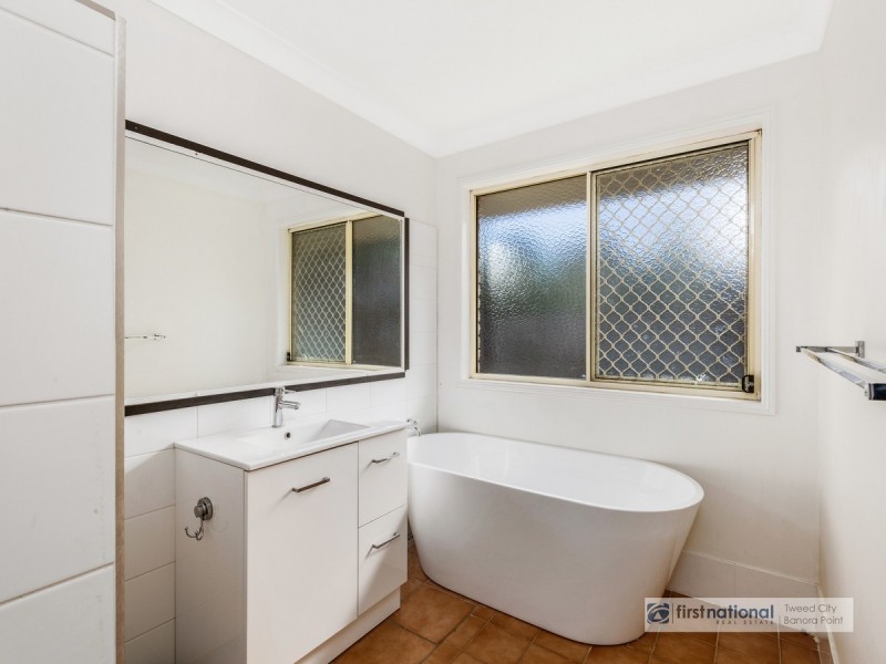 33 Glen Ayr Drive, Banora Point NSW 2486