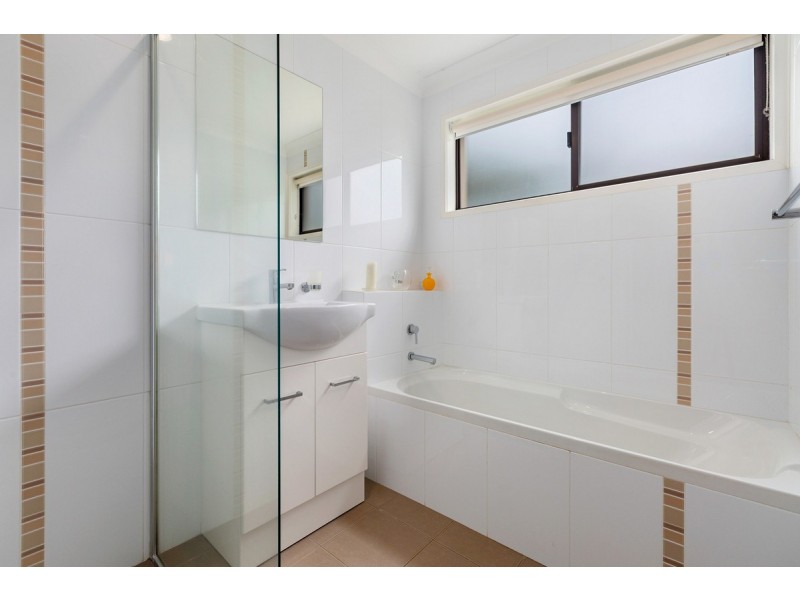 5 Flametree Tce, Banora Point NSW 2486