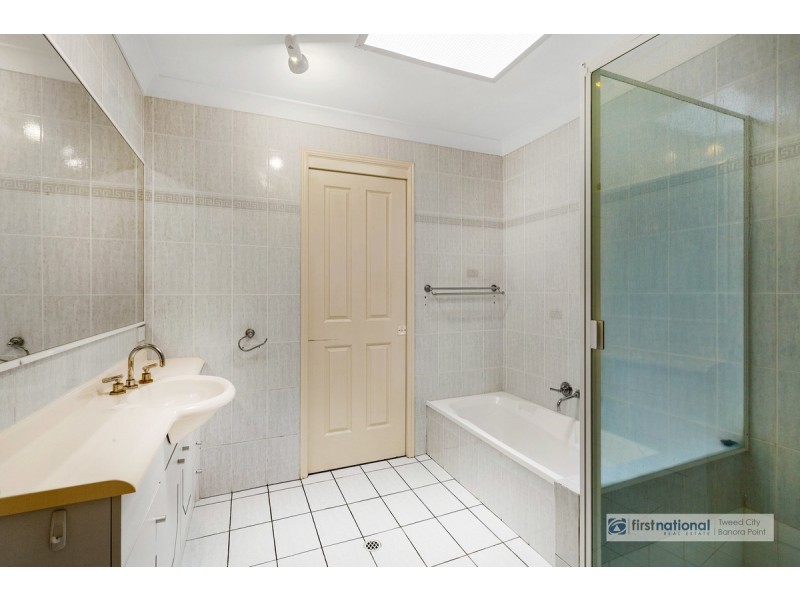 1/8 Mibbin Parade, Banora Point NSW 2486