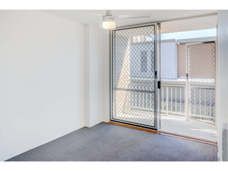 4/28 Coolangatta Drive, Coolangatta QLD 4225