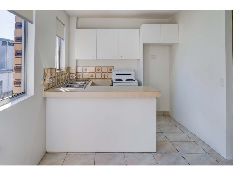 4/28 Coolangatta Drive, Coolangatta QLD 4225