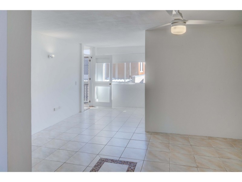 4/28 Coolangatta Drive, Coolangatta QLD 4225
