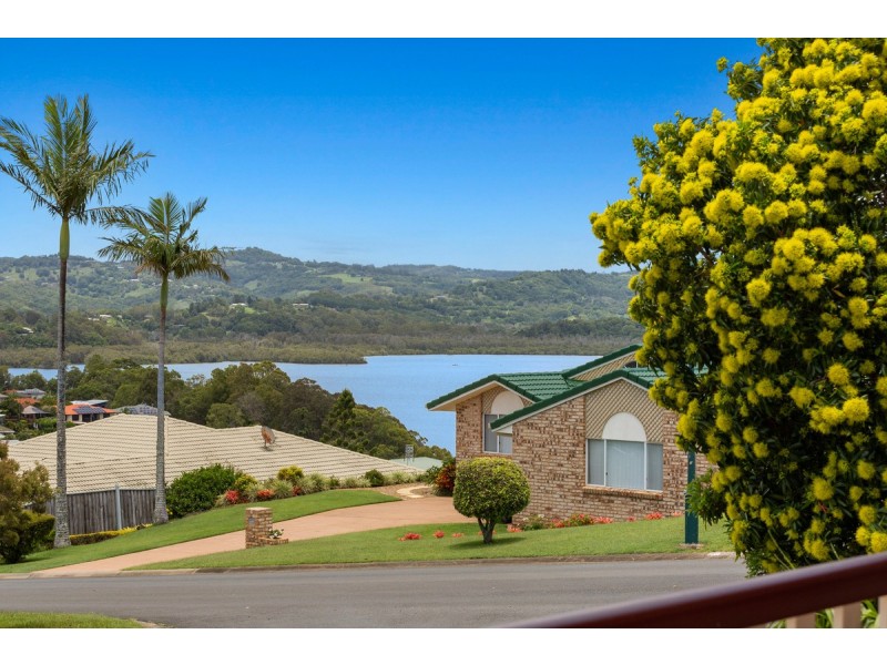 1 Burgundy Court, Tweed Heads South NSW 2486