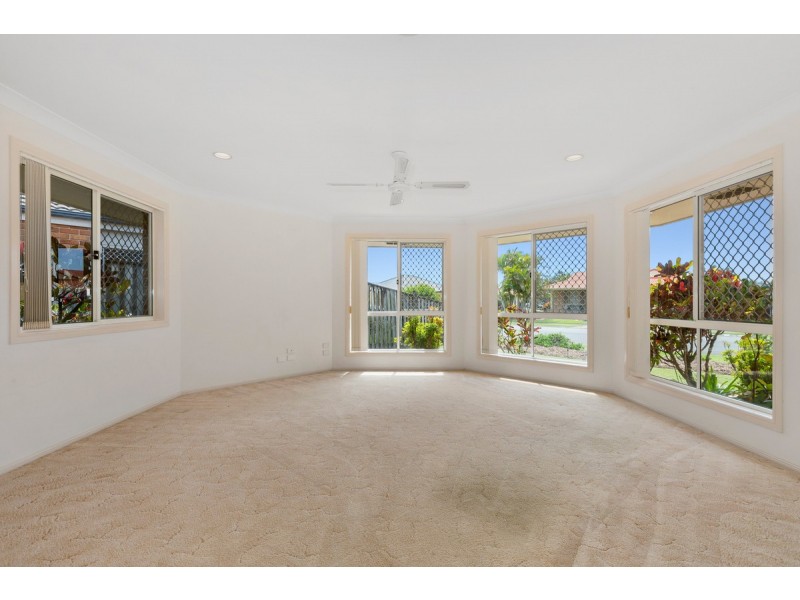 43 Winders Place, Banora Point NSW 2486