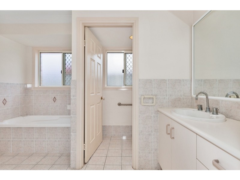 43 Winders Place, Banora Point NSW 2486