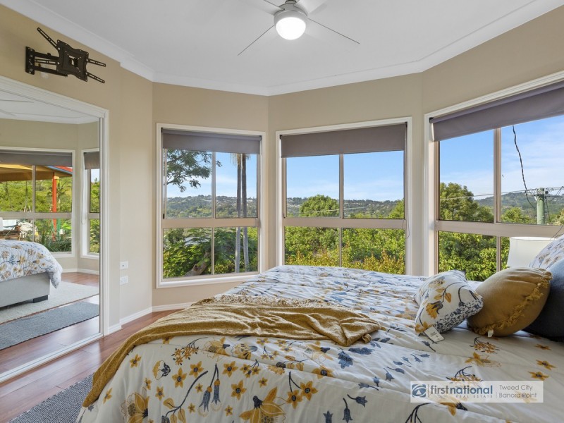 32 Broadwater Esplanade, Bilambil Heights NSW 2486
