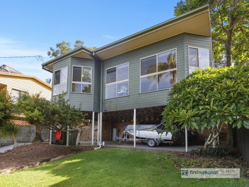 32 Broadwater Esplanade, Bilambil Heights NSW 2486
