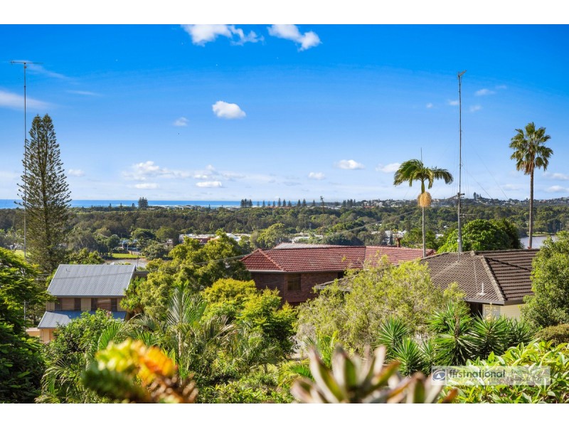 32 Pacific Drive, Banora Point NSW 2486