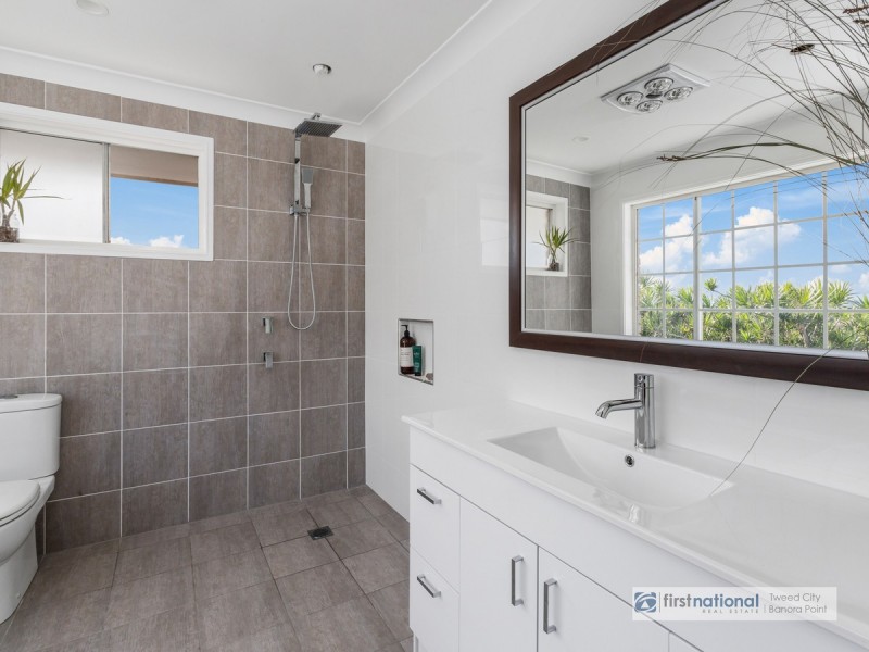 24 St Andrews Way, Banora Point NSW 2486