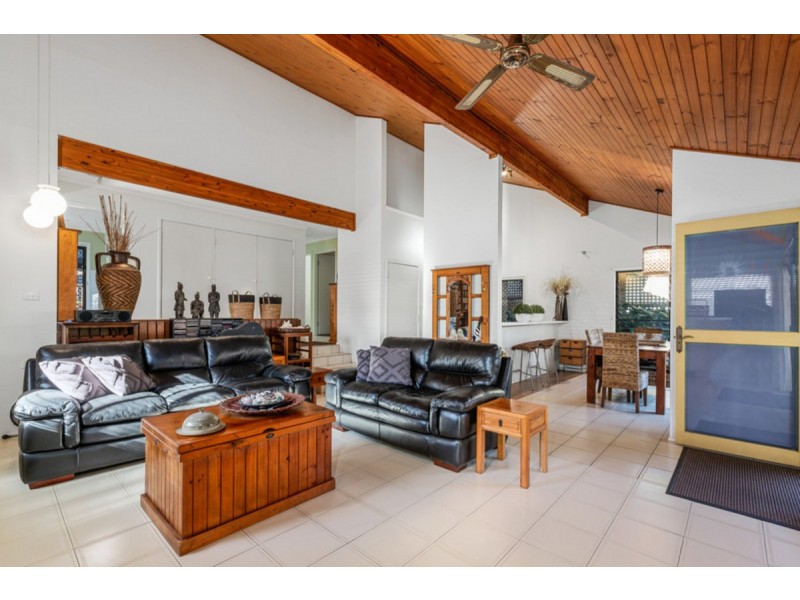 8 Toolona Avenue, Banora Point NSW 2486