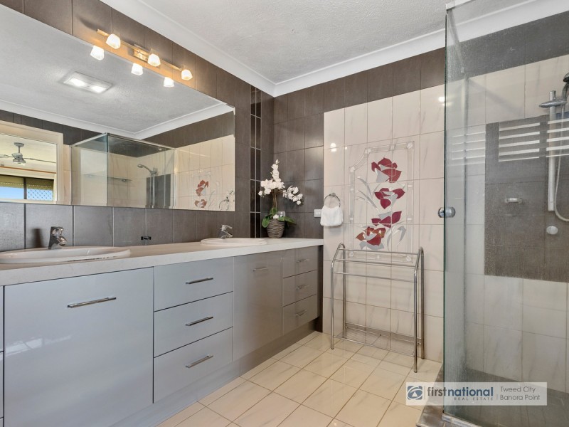 6 James Cook Drive, Banora Point NSW 2486