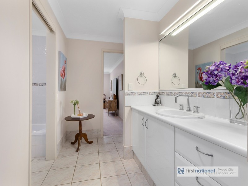 6 James Cook Drive, Banora Point NSW 2486