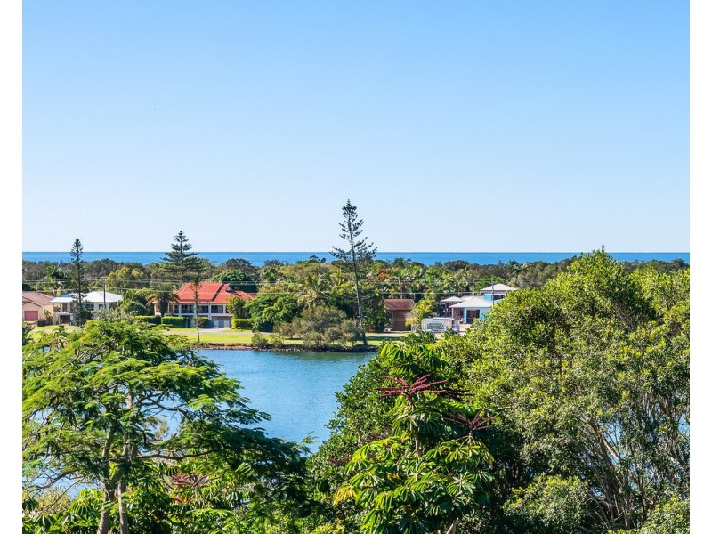 40 Hibiscus Parade, Banora Point NSW 2486