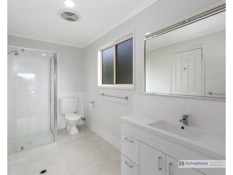 11 Lakeview Parade, Tweed Heads South NSW 2486