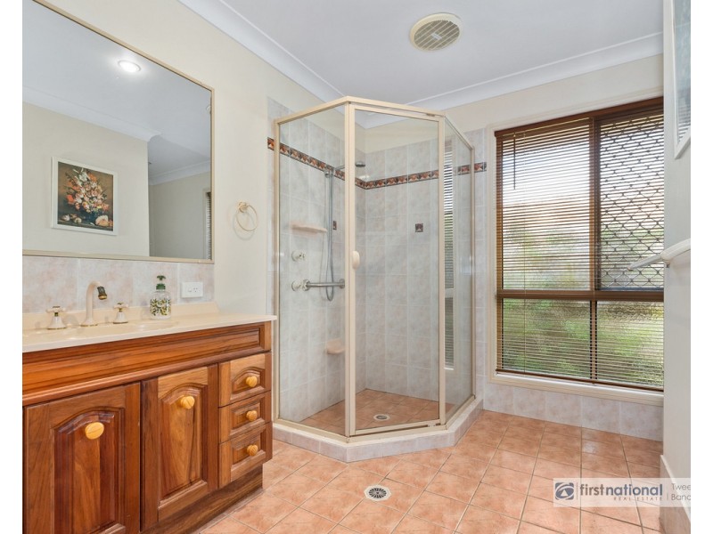 8 Port Drive, Tweed Heads South NSW 2486