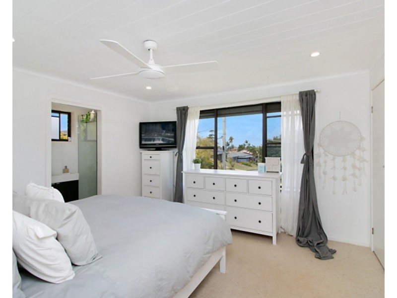 5 Mibbin Parade, Banora Point NSW 2486