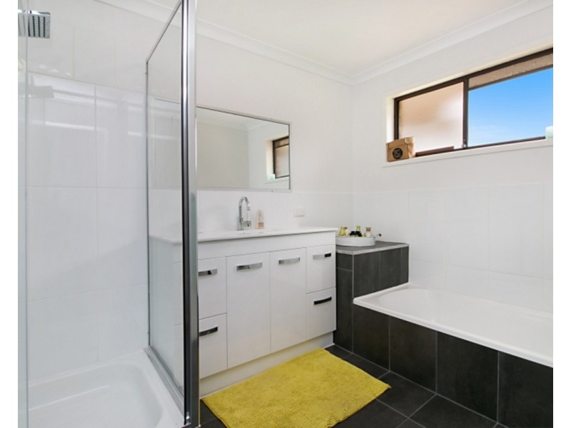 5 Mibbin Parade, Banora Point NSW 2486