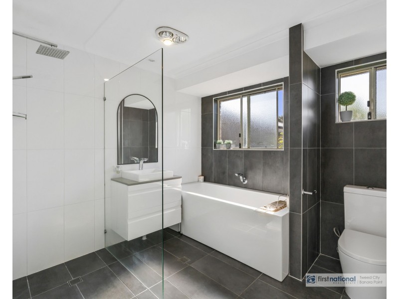 22 Clonakilty Close, Banora Point NSW 2486
