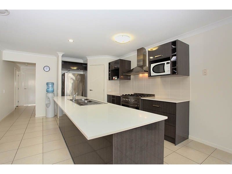 31 Whipbird Cct, Victoria Point QLD 4165