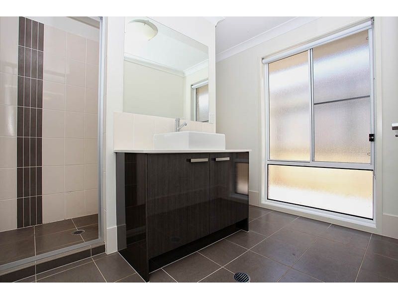 31 Whipbird Cct, Victoria Point QLD 4165