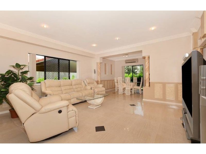 70 Belford Drive, Wellington Point QLD 4160