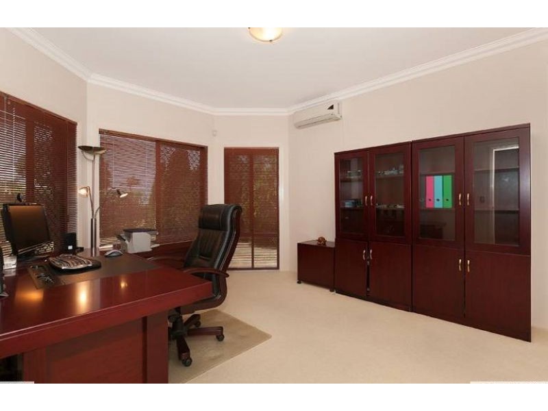 70 Belford Drive, Wellington Point QLD 4160