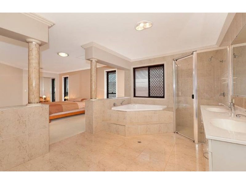 70 Belford Drive, Wellington Point QLD 4160