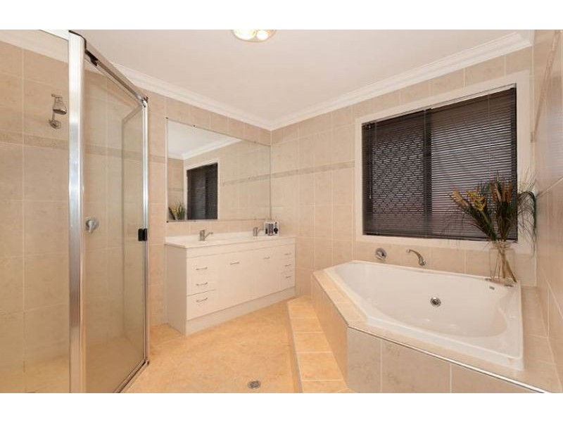 70 Belford Drive, Wellington Point QLD 4160