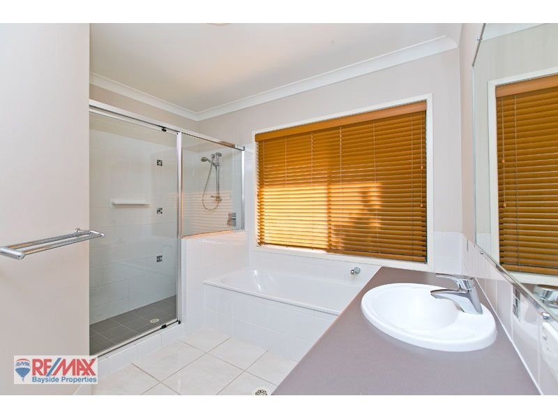 19 Trafalgar Vale Avenue, Wellington Point QLD 4160