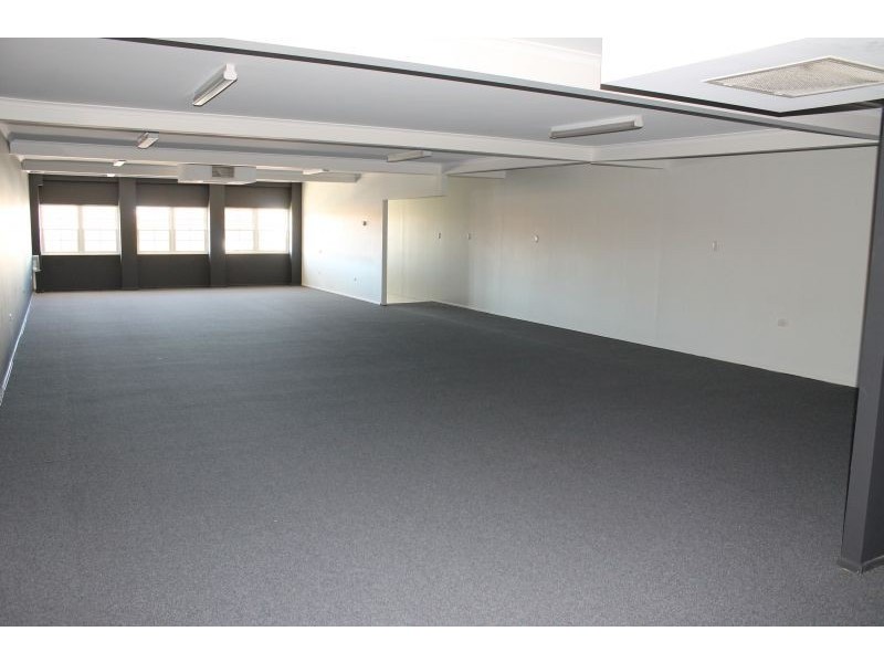 Unit 2/135a Queen Street, Cleveland QLD 4163