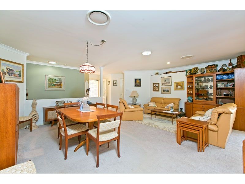 12 Moores Road, Redland Bay QLD 4165