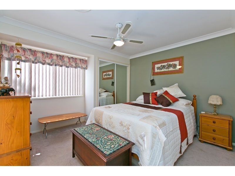 12 Moores Road, Redland Bay QLD 4165
