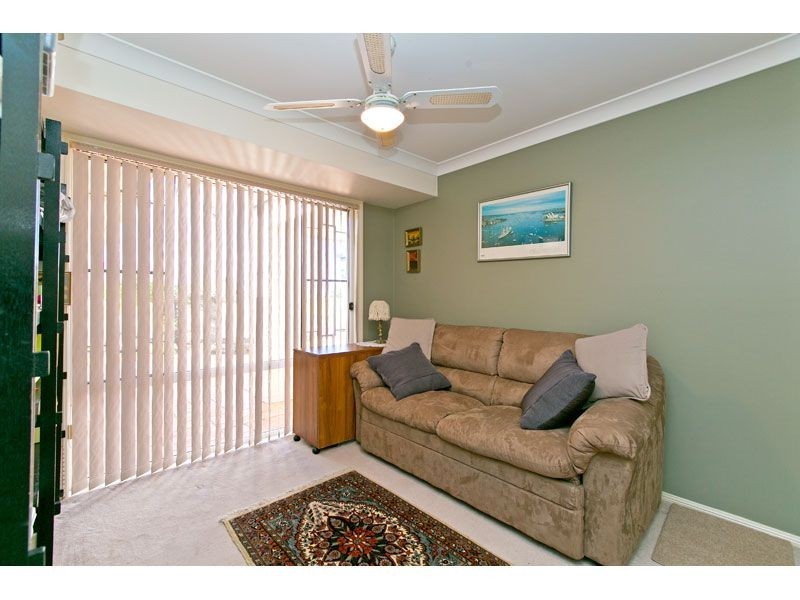 12 Moores Road, Redland Bay QLD 4165