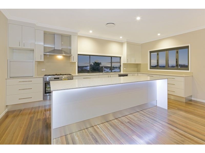 6 Nadine Crescent, Thornlands QLD 4164