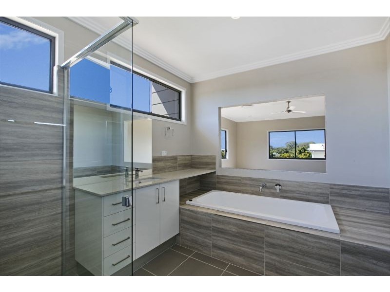 6 Nadine Crescent, Thornlands QLD 4164