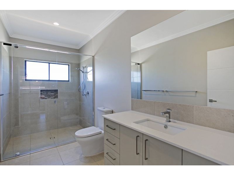 6 Nadine Crescent, Thornlands QLD 4164