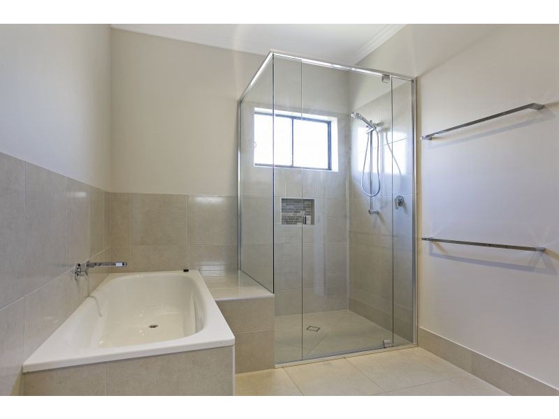 6 Nadine Crescent, Thornlands QLD 4164