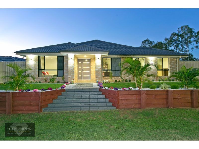 11 Lancaster Circuit, Redland Bay QLD 4165