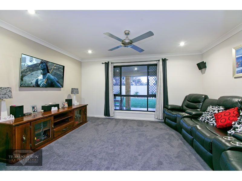 11 Lancaster Circuit, Redland Bay QLD 4165