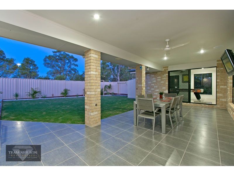 11 Lancaster Circuit, Redland Bay QLD 4165