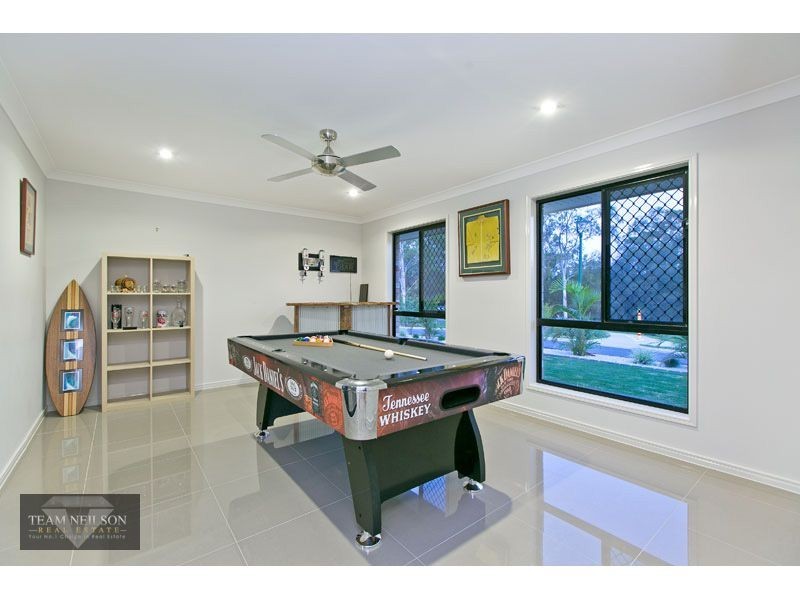 11 Lancaster Circuit, Redland Bay QLD 4165