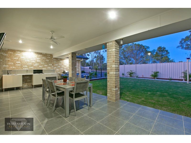 11 Lancaster Circuit, Redland Bay QLD 4165