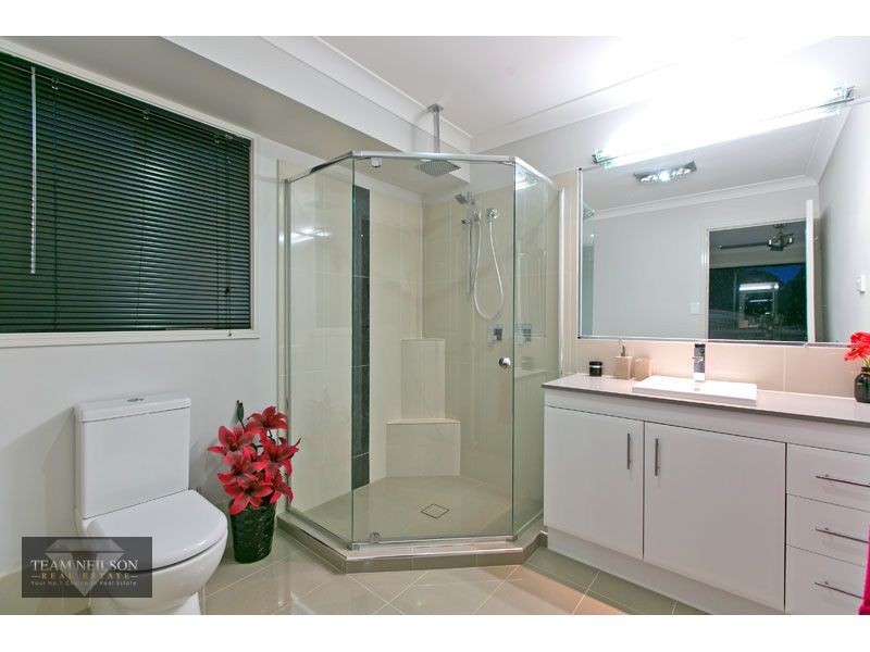 11 Lancaster Circuit, Redland Bay QLD 4165