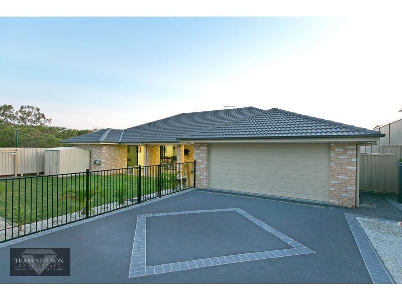 11 Lancaster Circuit, Redland Bay QLD 4165