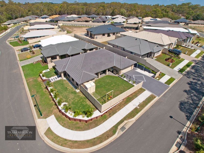 11 Lancaster Circuit, Redland Bay QLD 4165