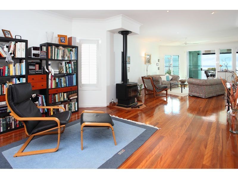 105 Shore St North, Cleveland QLD 4163