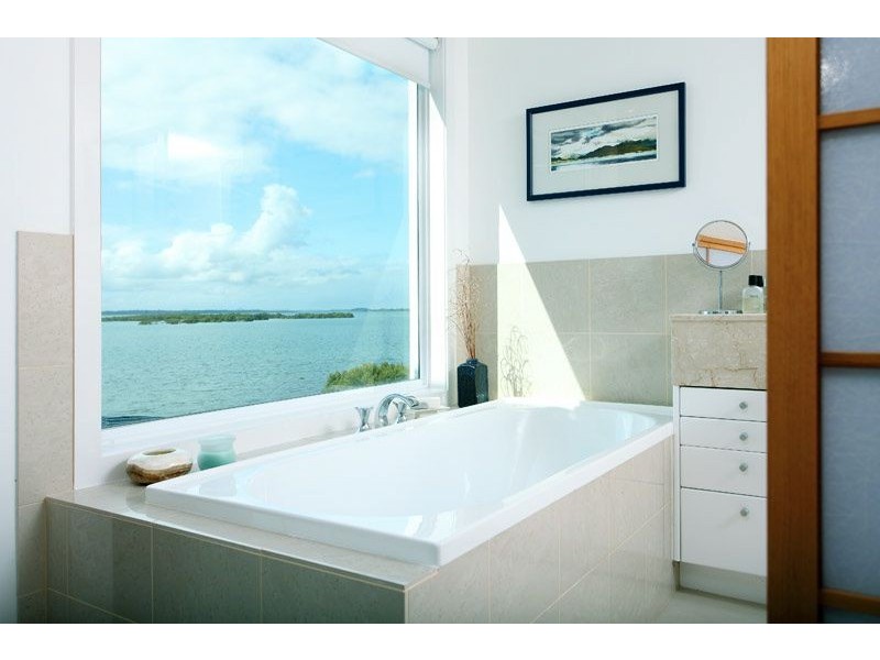 105 Shore St North, Cleveland QLD 4163