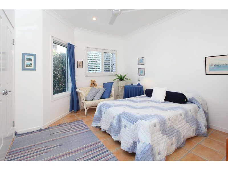 105 Shore St North, Cleveland QLD 4163